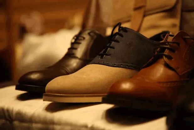 Hot melt adhesive application in shoe industry